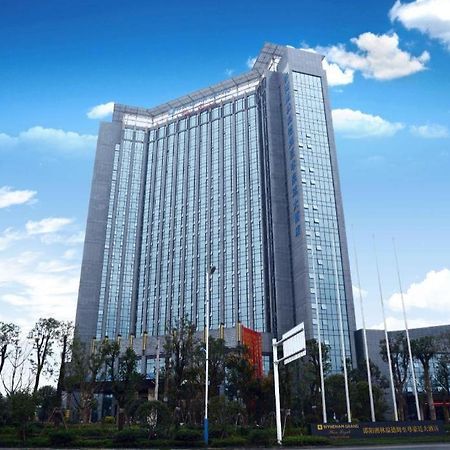Wyndham Grand Plaza Royale Xianglin Shaoyang Hotell Exteriör bild
