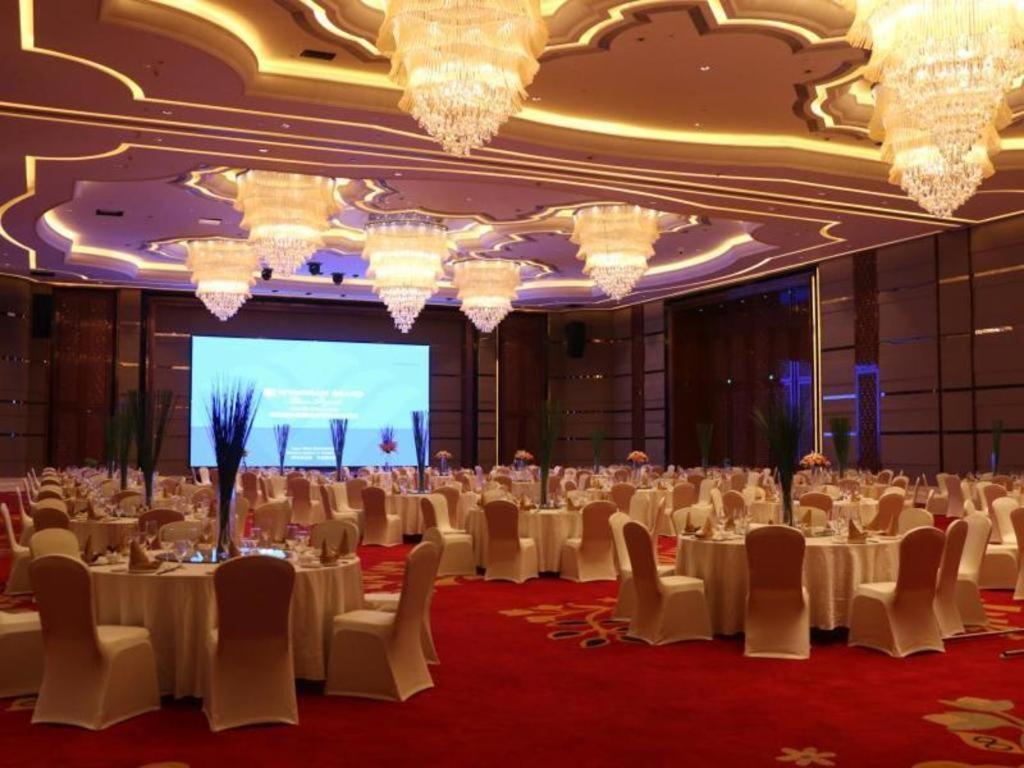 Wyndham Grand Plaza Royale Xianglin Shaoyang Hotell Exteriör bild