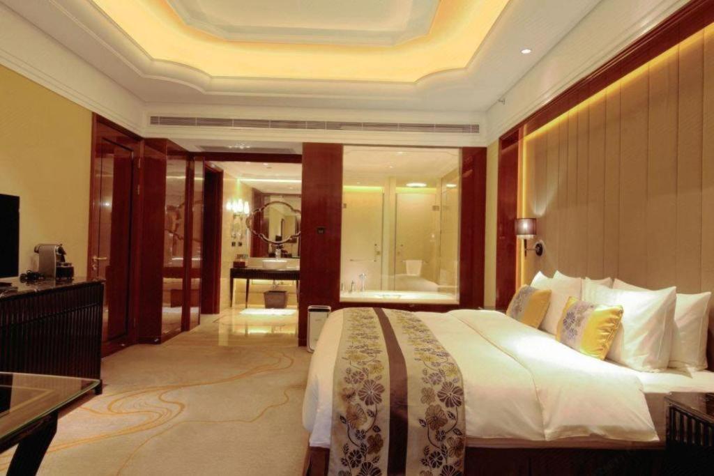 Wyndham Grand Plaza Royale Xianglin Shaoyang Hotell Exteriör bild