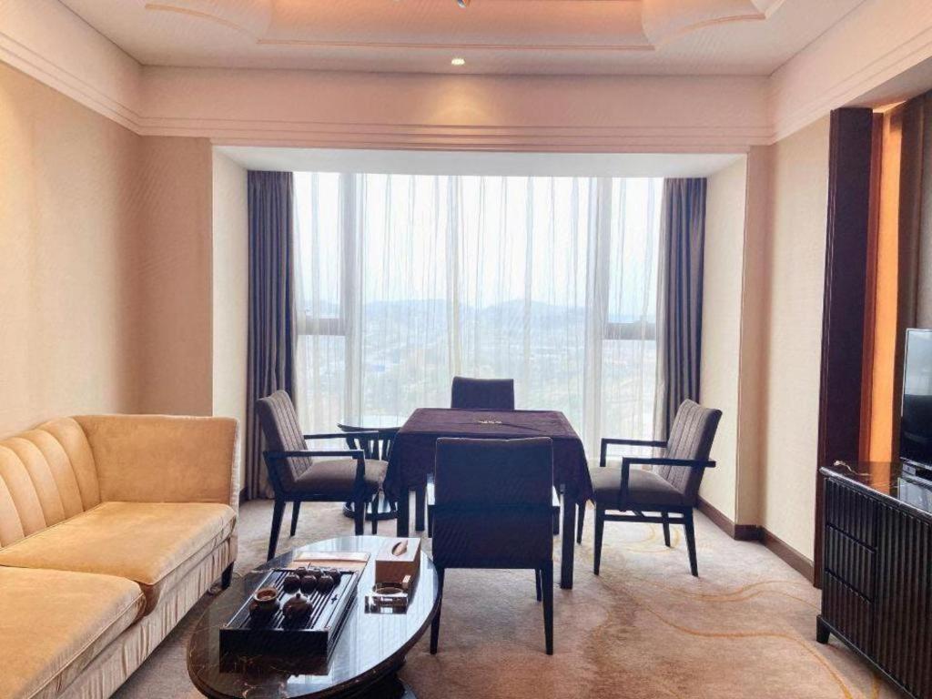 Wyndham Grand Plaza Royale Xianglin Shaoyang Hotell Exteriör bild