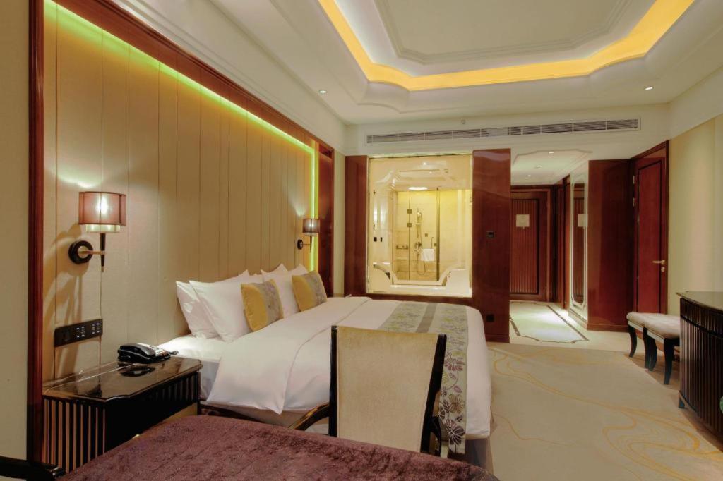 Wyndham Grand Plaza Royale Xianglin Shaoyang Hotell Exteriör bild