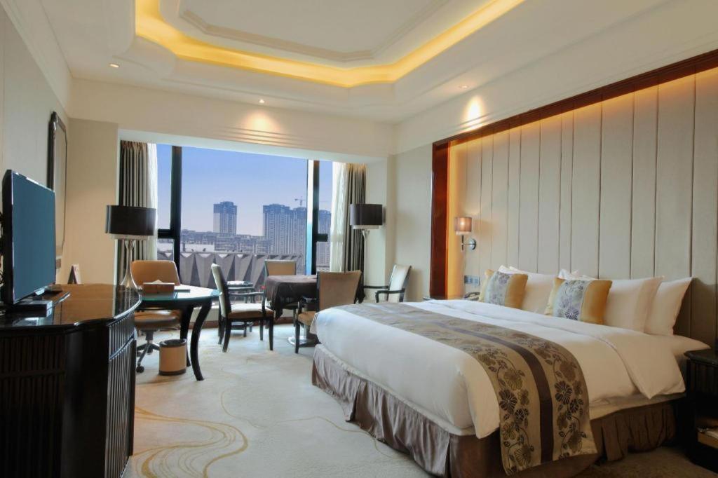 Wyndham Grand Plaza Royale Xianglin Shaoyang Hotell Exteriör bild