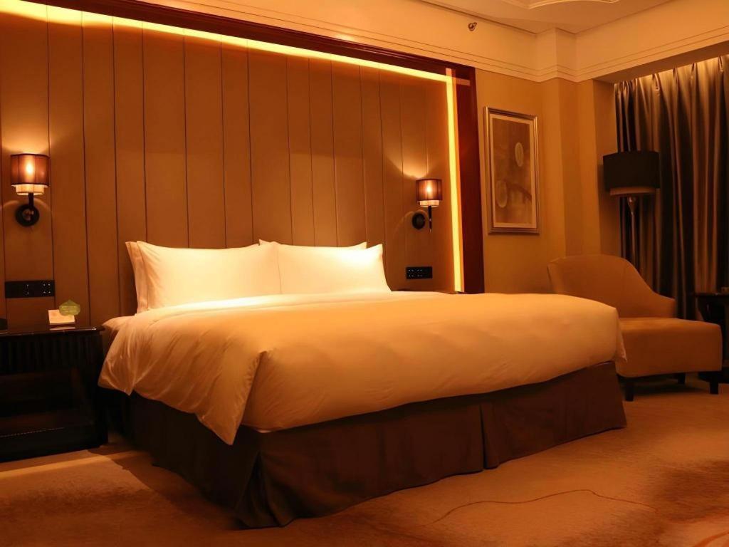 Wyndham Grand Plaza Royale Xianglin Shaoyang Hotell Exteriör bild