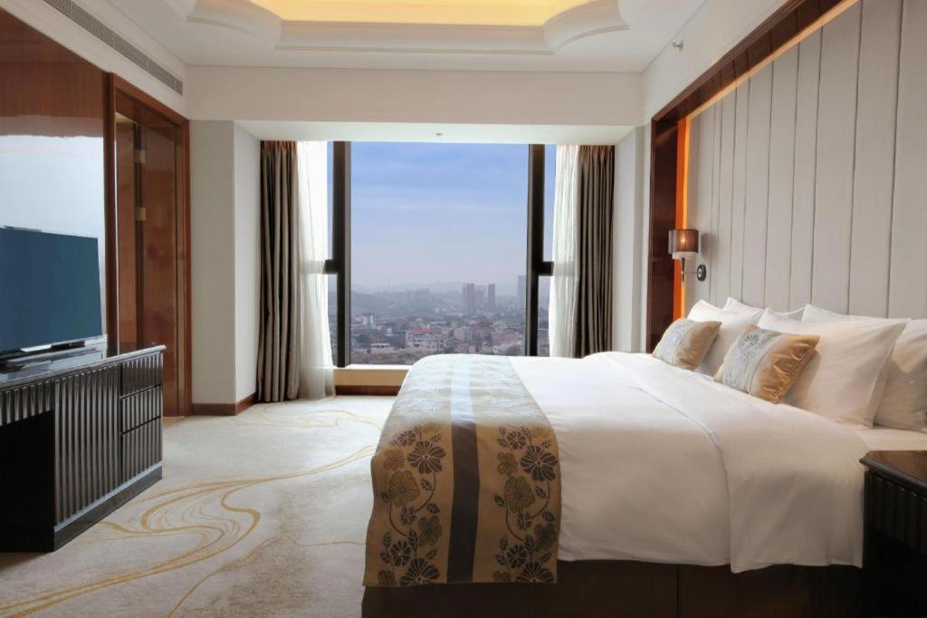 Wyndham Grand Plaza Royale Xianglin Shaoyang Hotell Exteriör bild