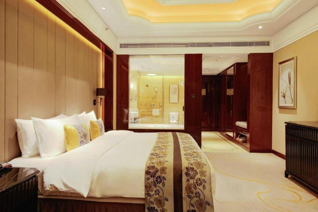 Wyndham Grand Plaza Royale Xianglin Shaoyang Hotell Exteriör bild