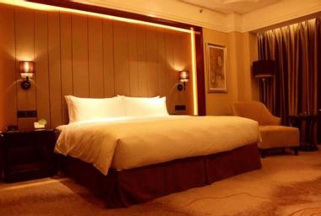 Wyndham Grand Plaza Royale Xianglin Shaoyang Hotell Exteriör bild