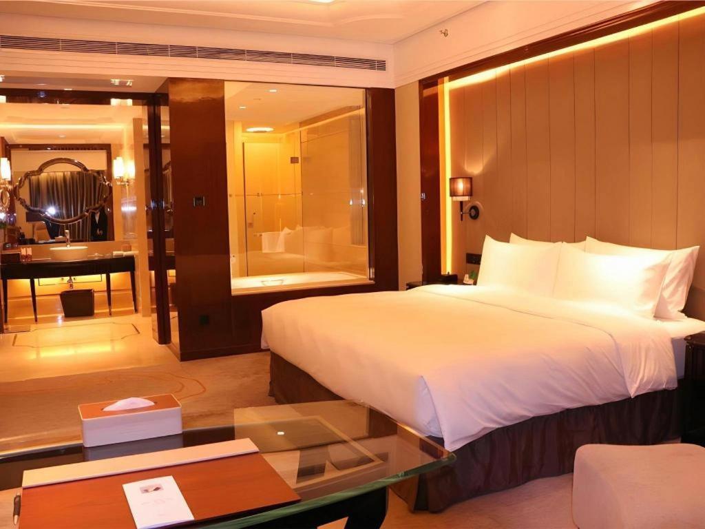Wyndham Grand Plaza Royale Xianglin Shaoyang Hotell Exteriör bild