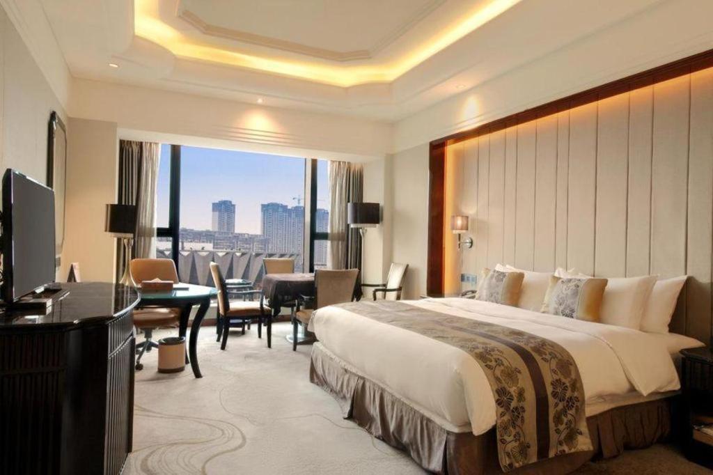 Wyndham Grand Plaza Royale Xianglin Shaoyang Hotell Exteriör bild