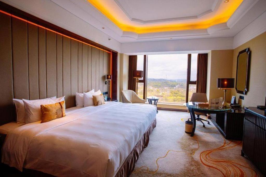 Wyndham Grand Plaza Royale Xianglin Shaoyang Hotell Exteriör bild