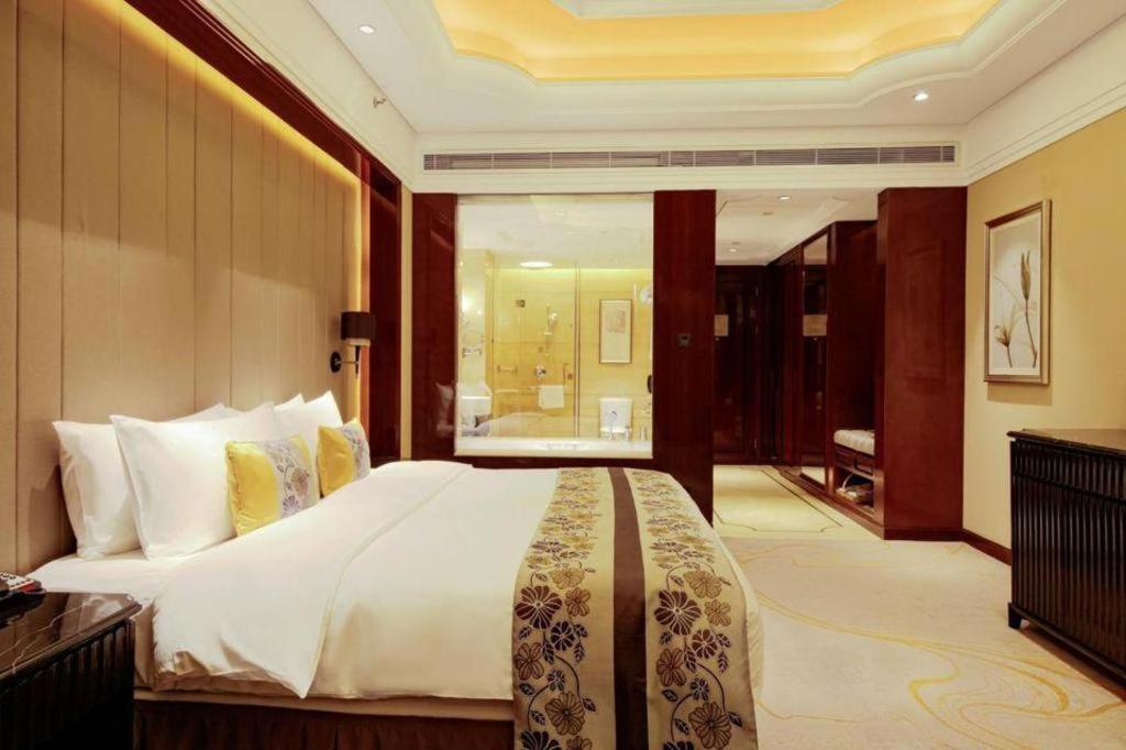 Wyndham Grand Plaza Royale Xianglin Shaoyang Hotell Exteriör bild